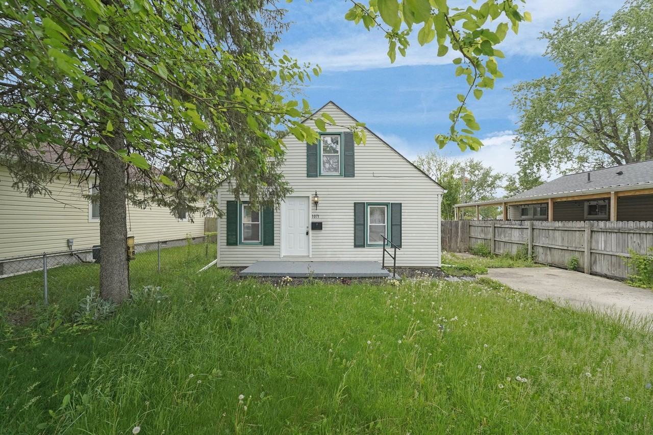 1071 Whitethorne Ave - Photo 2 of 24