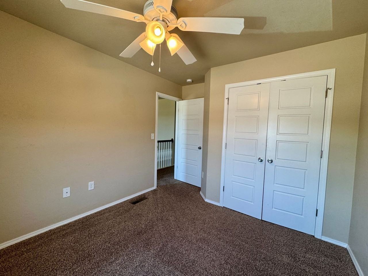 1301 Southwest Washington Avenue - Photo 3 of 8