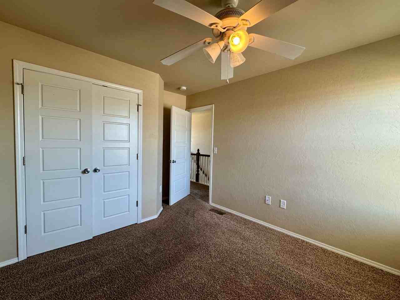 1301 Southwest Washington Avenue - Photo 4 of 8