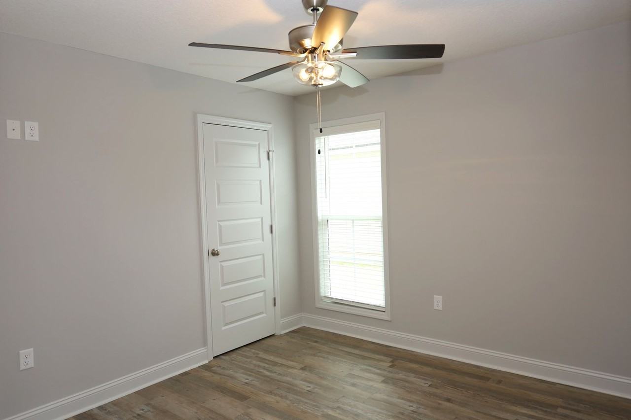 2047 Meadow Cove Dr - Photo 5 of 16