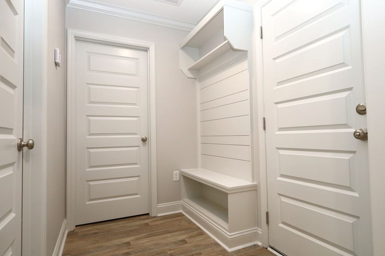 2047 Meadow Cove Dr - Photo 6 of 16