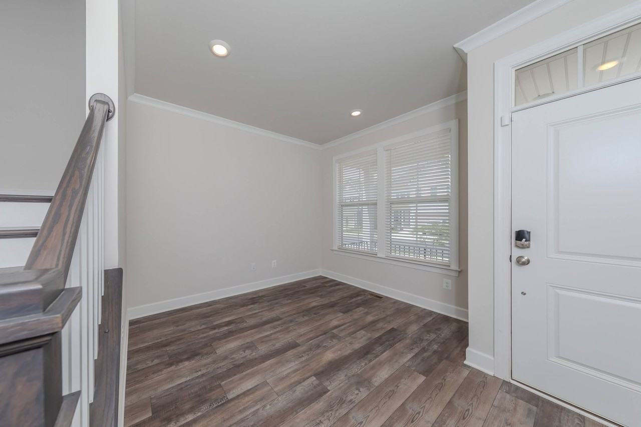 9141 Daydreamer Ct - Photo 3 of 19