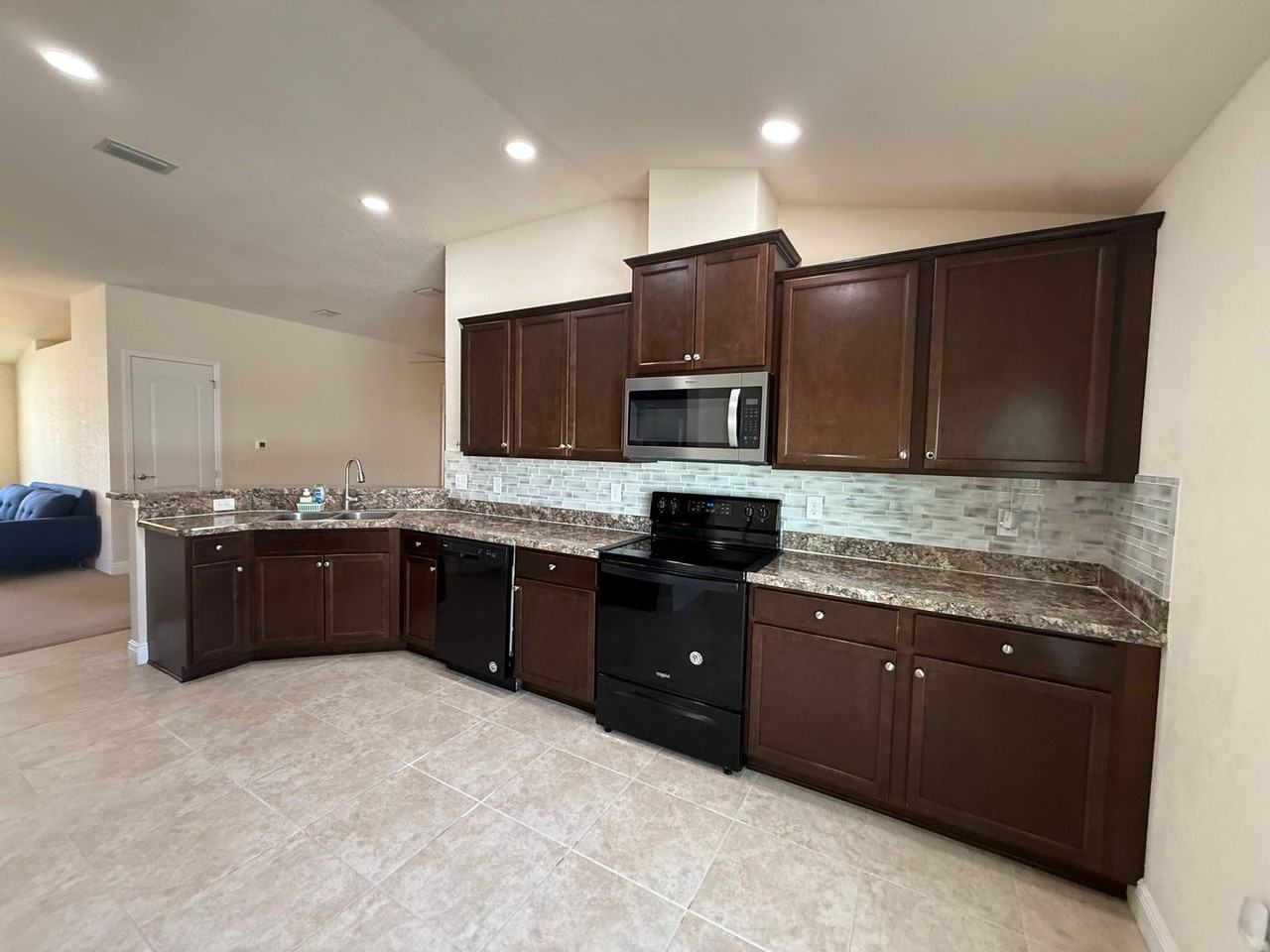 585 W Runyon Loop - Photo 5 of 19