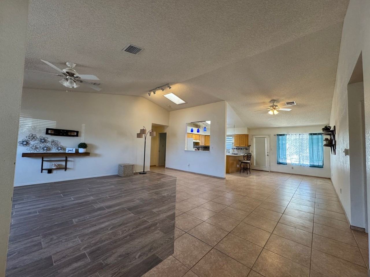 2660 Ridge Crest St - Photo 2 of 28