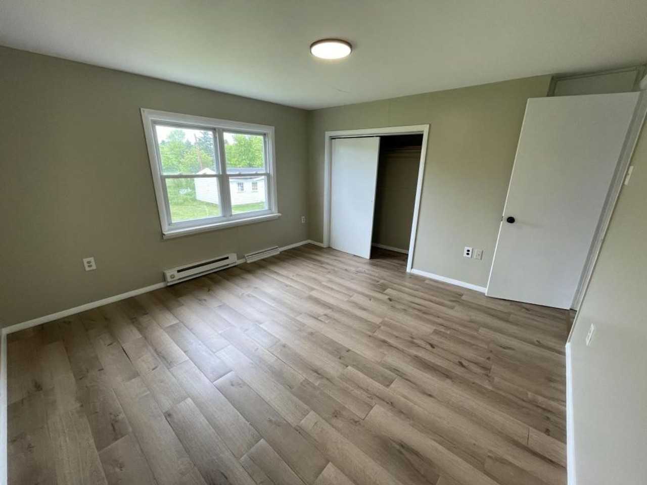 668 Weavers Mill Rd - Photo 2 of 26