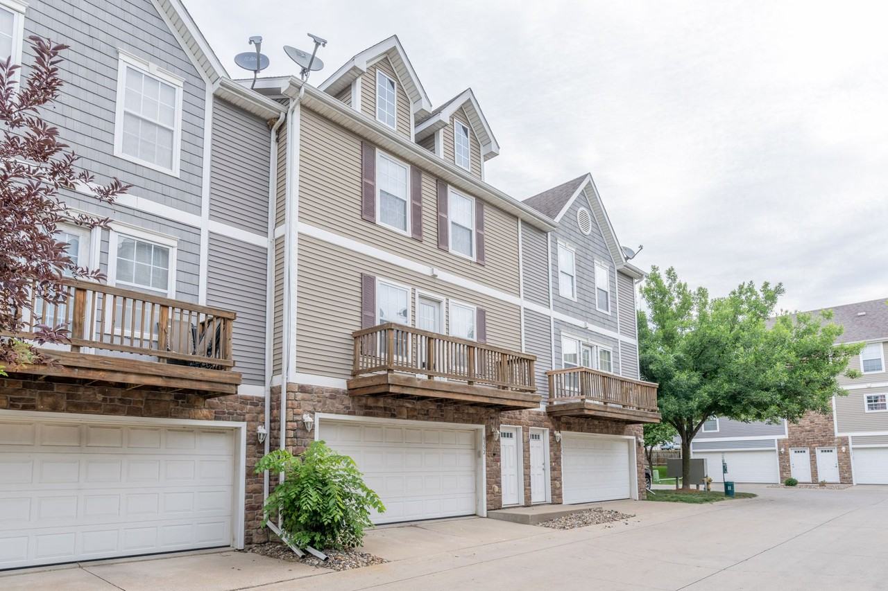 6339 Gold Leaf Ln - Photo 4 of 50