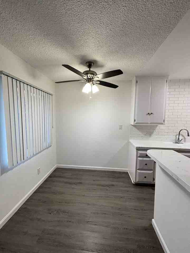 1315 N Columbus Ave. - Photo 3 of 13