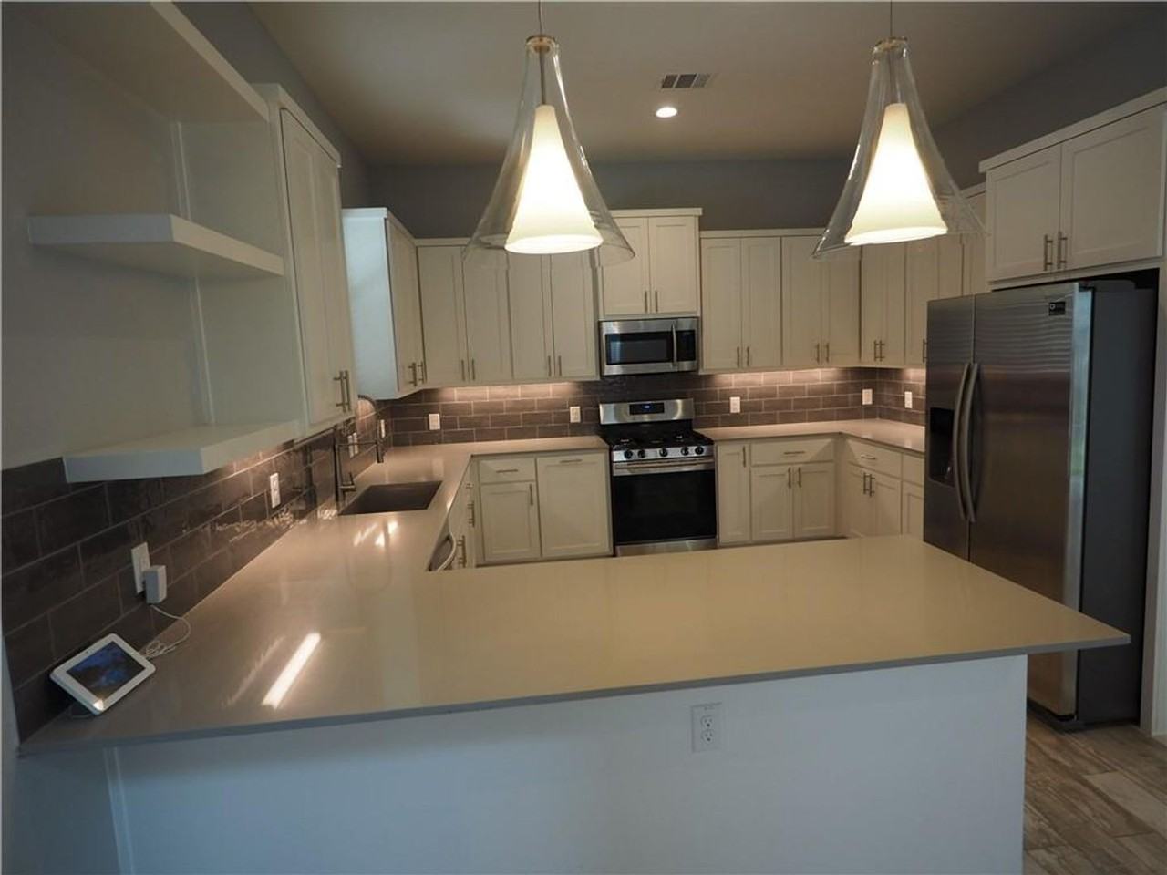 6913 Providence Ave #A - Photo 3 of 26