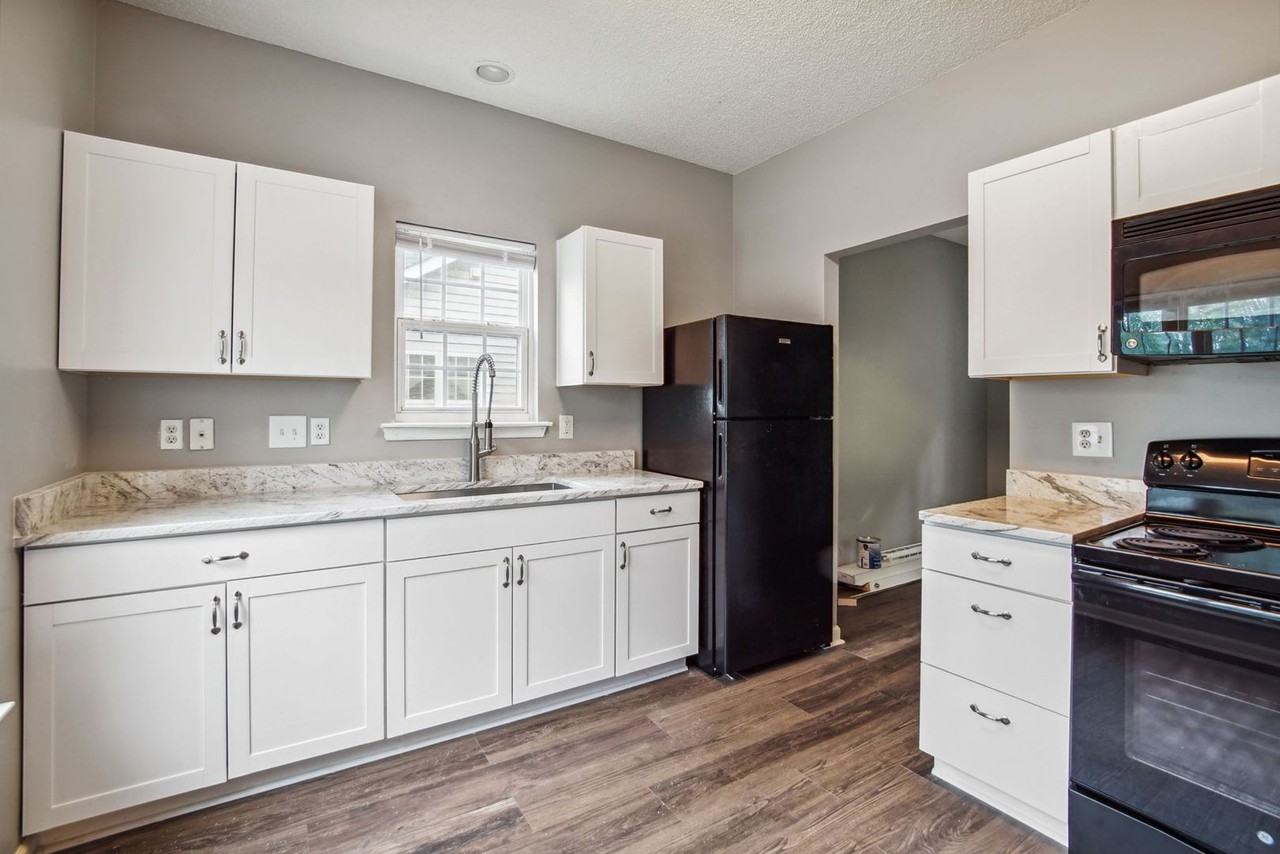 1117 Aaron Dr - Photo 2 of 21