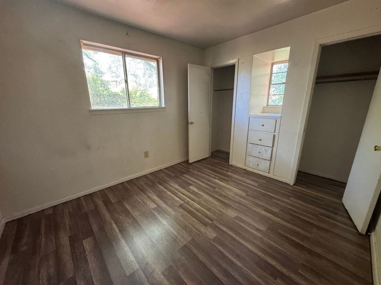 3325 Sun Valley Ct - Photo 2 of 8