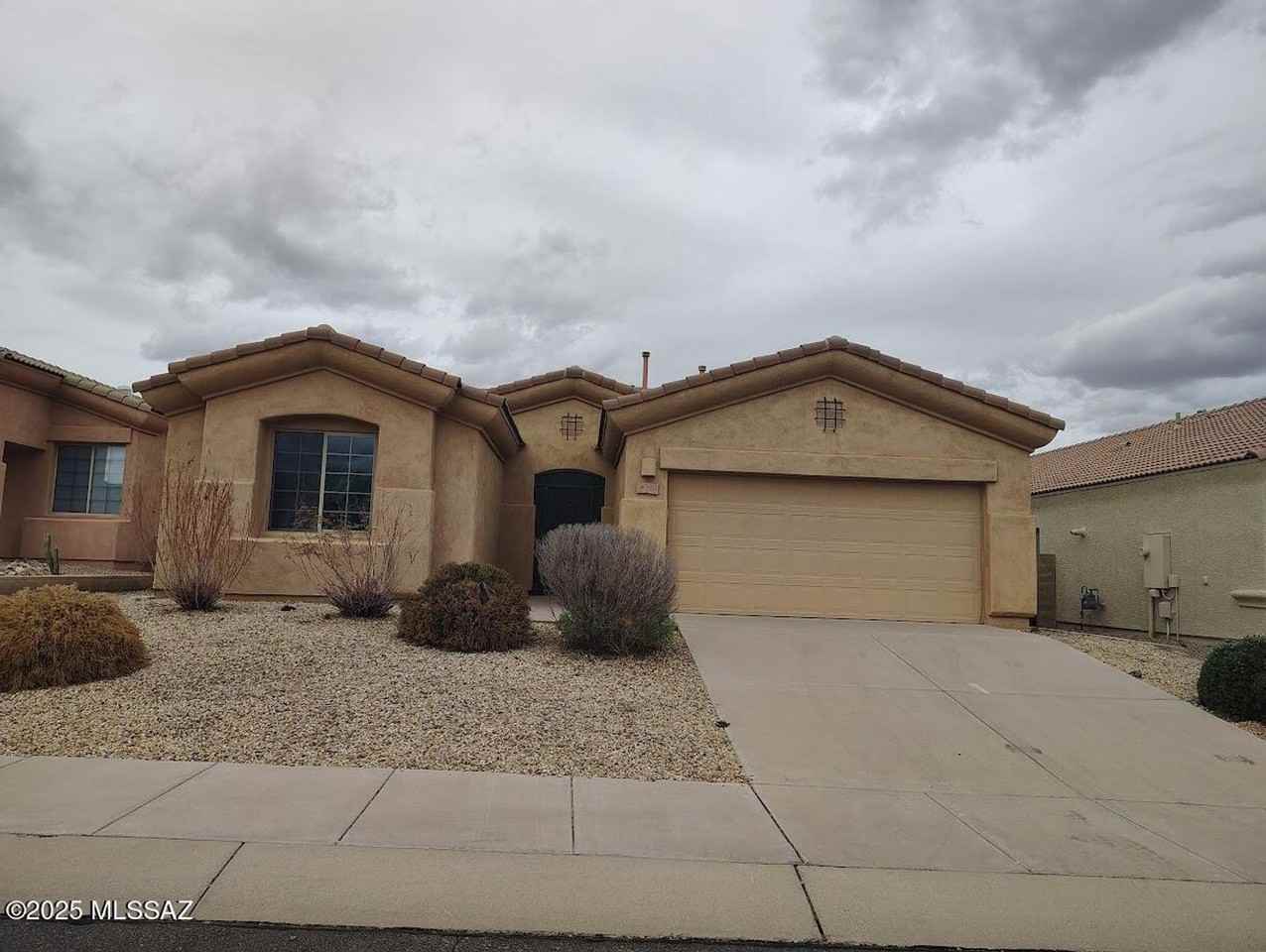77 E Calle Trona - Photo 2 of 22