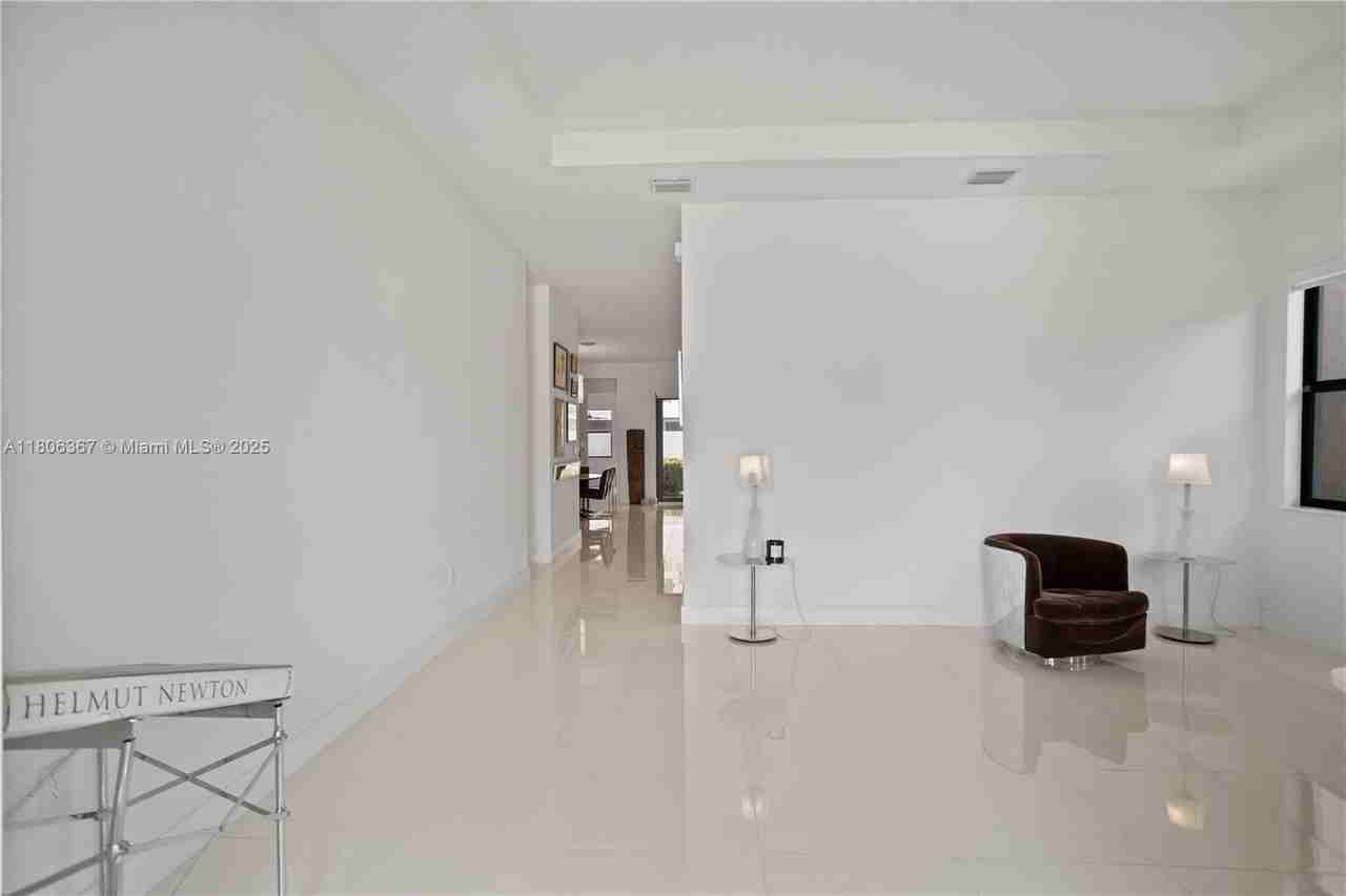 4407 Sw 175th Ave - Photo 3 of 32