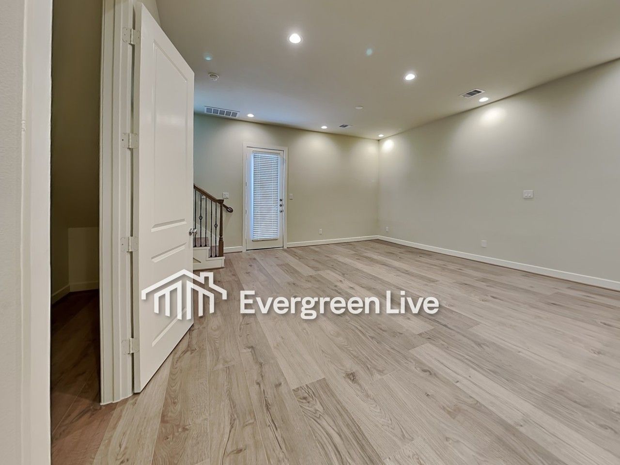 5720 Quinn Landing Ln - Photo 2 of 15