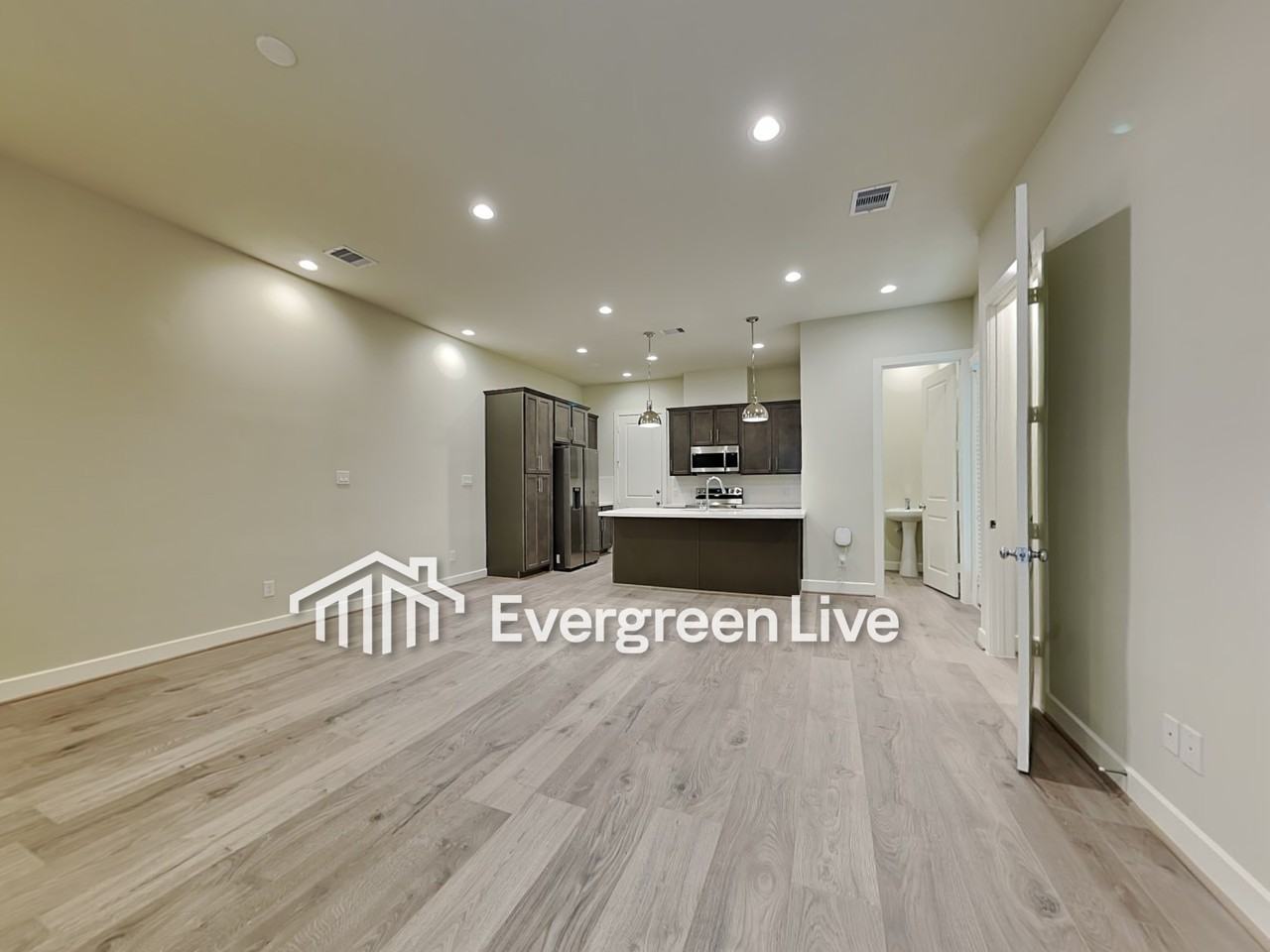 5720 Quinn Landing Ln - Photo 3 of 15