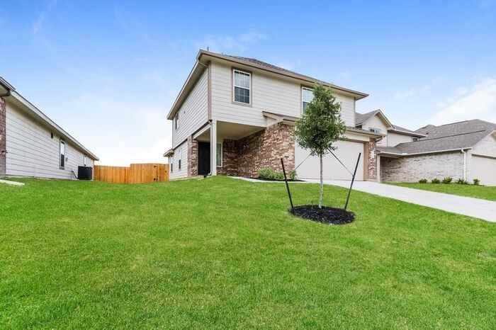 406 Brushback Dr - Photo 2 of 16