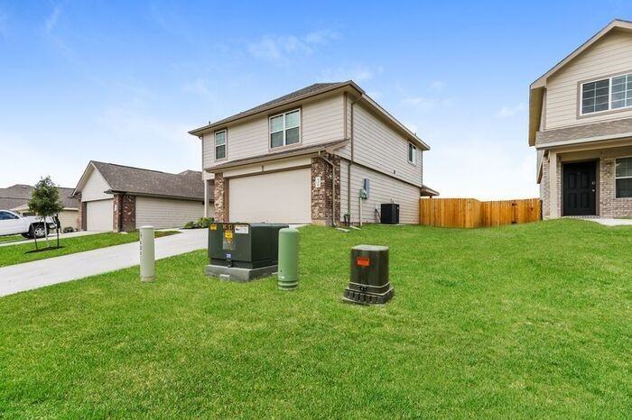 406 Brushback Dr - Photo 3 of 16