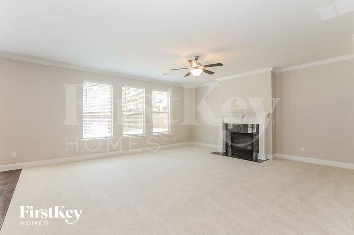 841 Milam Cir - Photo 3 of 15