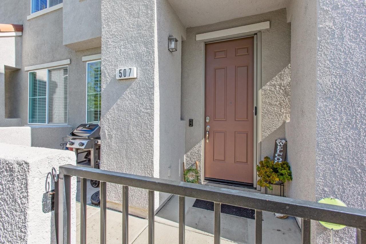 507 Dante Circle - Photo 3 of 27