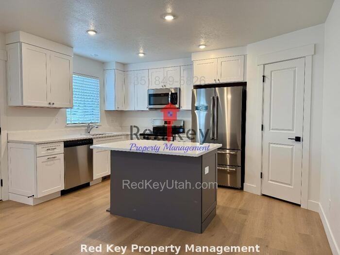 115 E 730 N - Photo 3 of 18