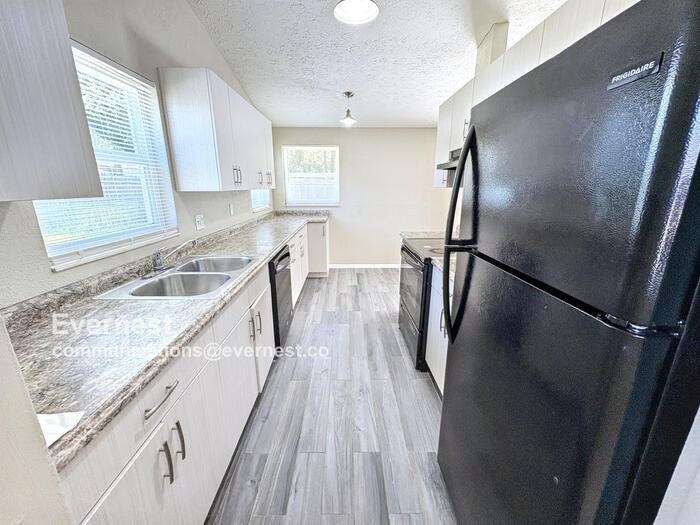 16005 Ranchita Ct - Photo 2 of 21