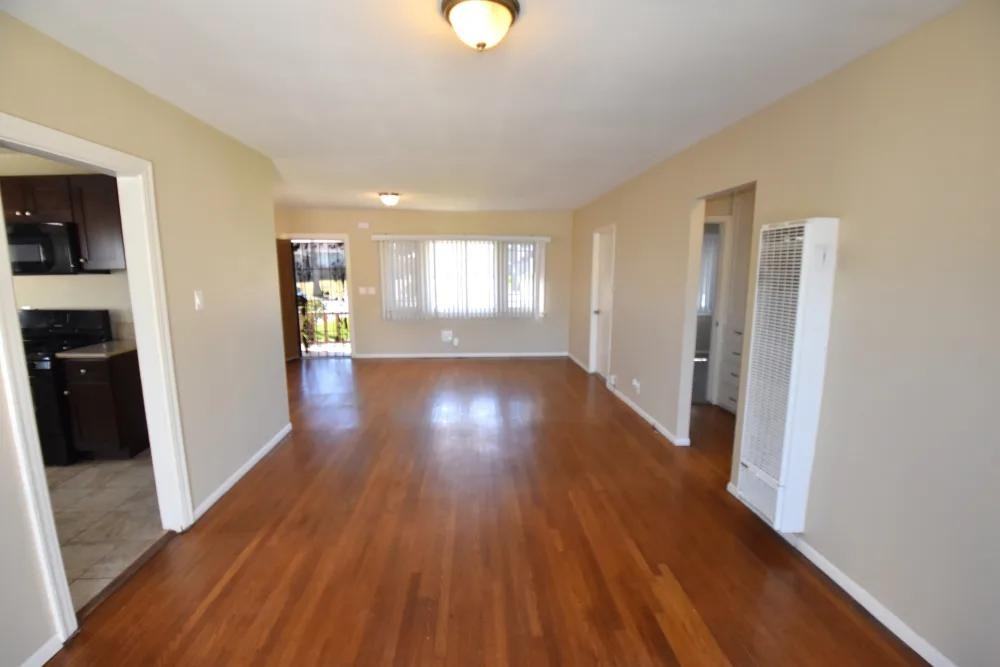 5419 Keniston Ave #NA - Photo 3 of 8