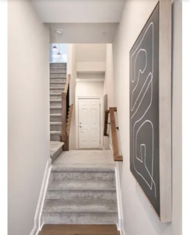 1105 Greenwich Dr #1105 - Photo 2 of 14