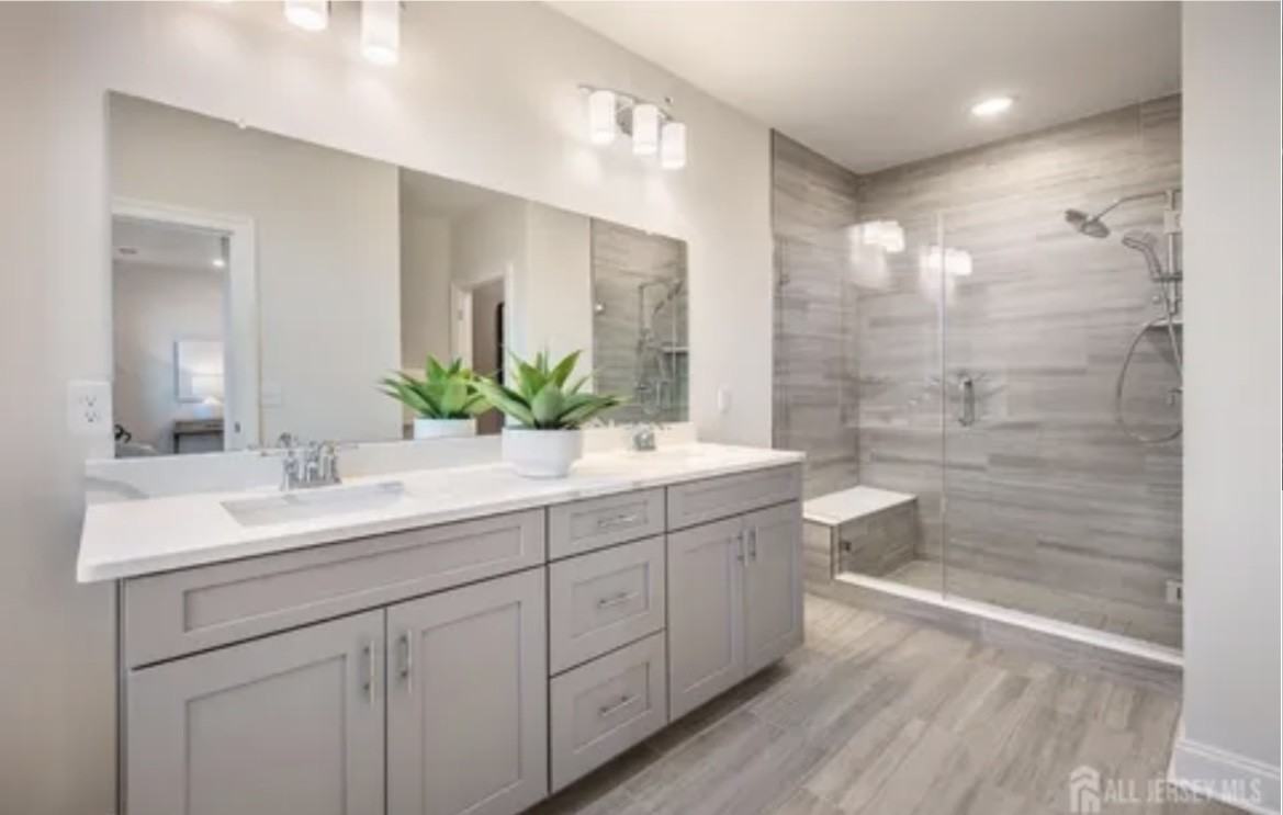 1105 Greenwich Dr #1105 - Photo 4 of 14
