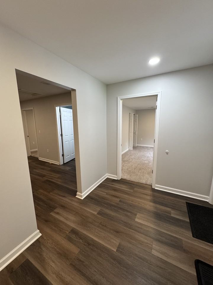 513 Hutchinson St #NA - Photo 2 of 21