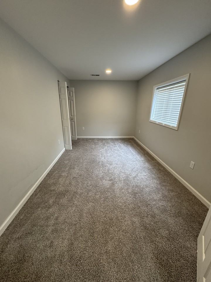 513 Hutchinson St #NA - Photo 3 of 21