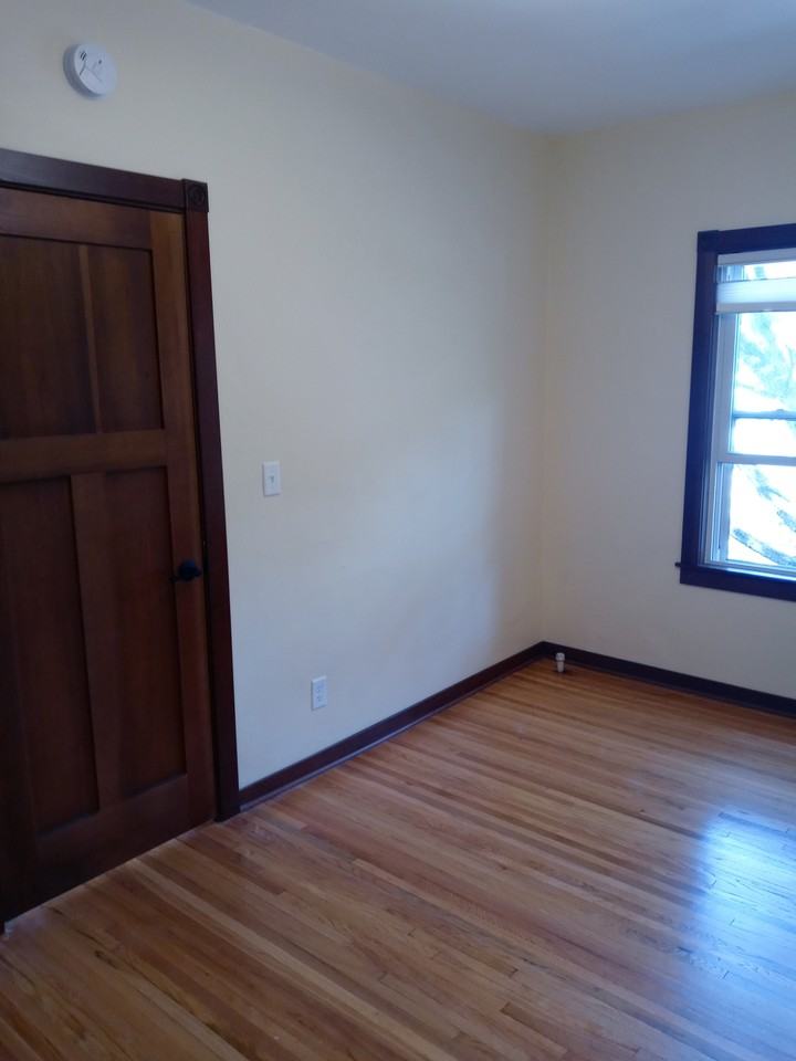 2733 Girard Ave S #303 - Photo 2 of 35