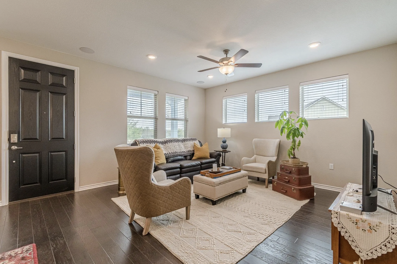104 Kissing Tree Ln - Photo 6 of 23