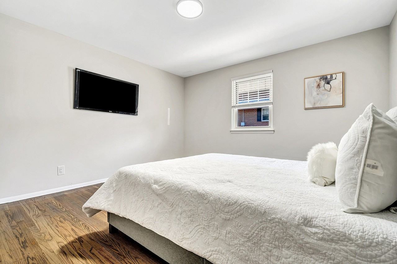 Marlton Colonial Apartments - Photo 6 of 17