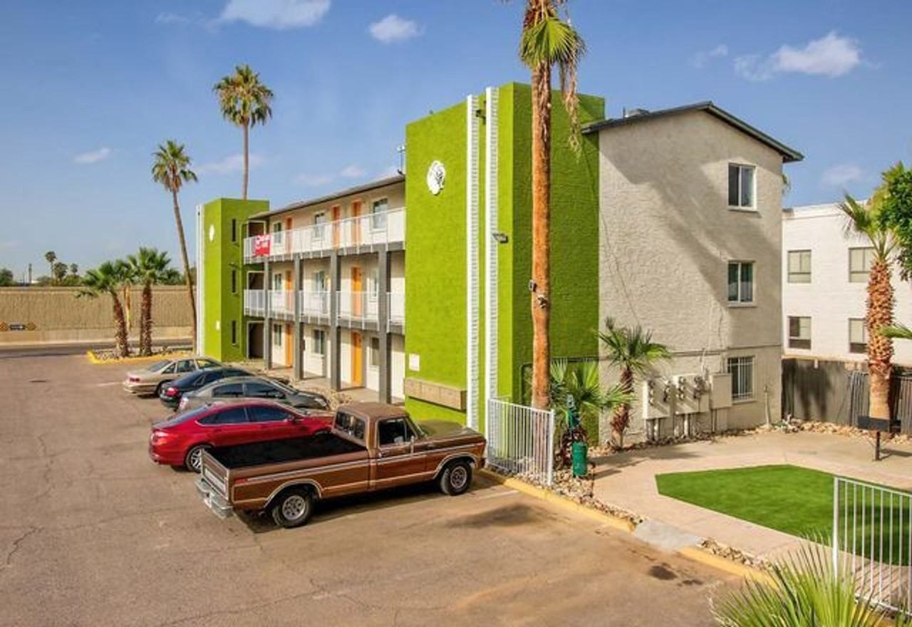 The Onyx - Photo 2 of 10