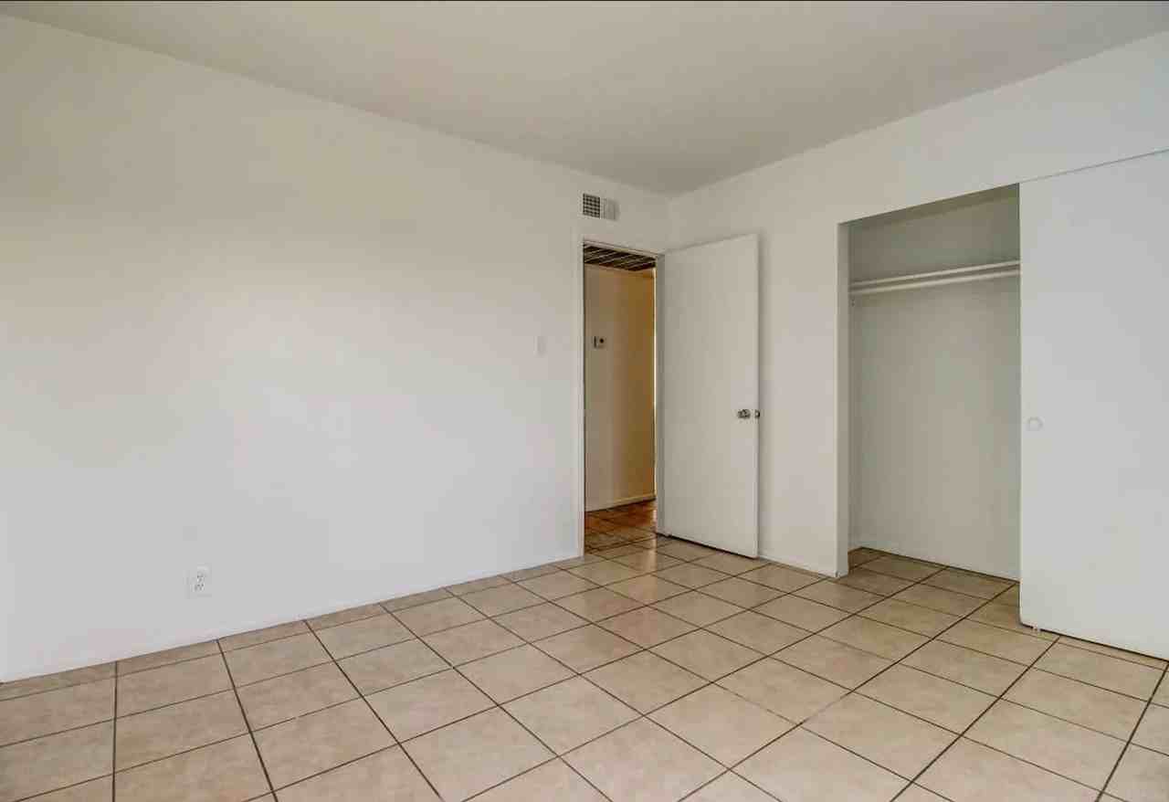 The Onyx - Photo 3 of 10