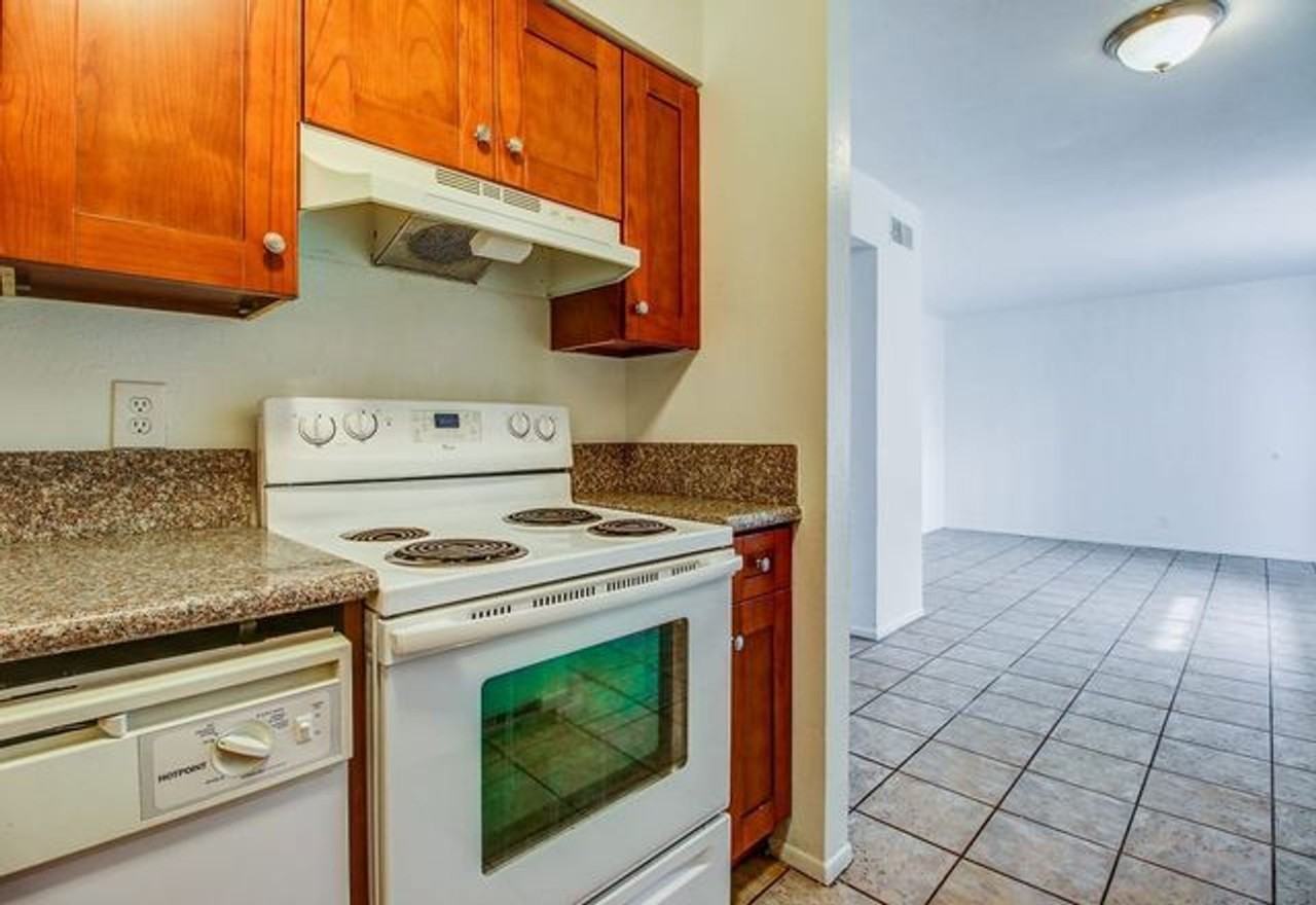 The Onyx - Photo 4 of 10