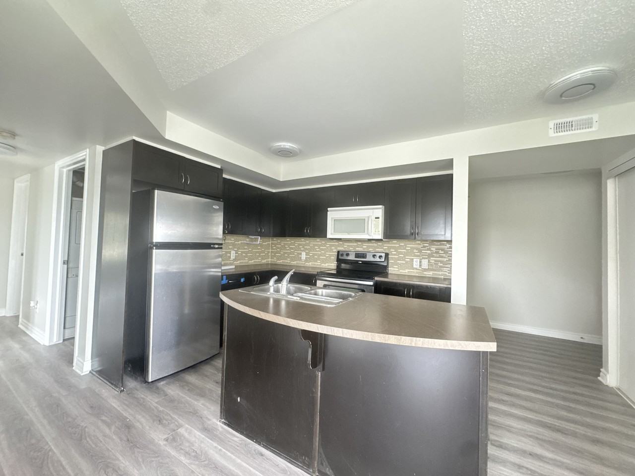 321 Cresthaven Dr - 6 - Photo 2 of 19