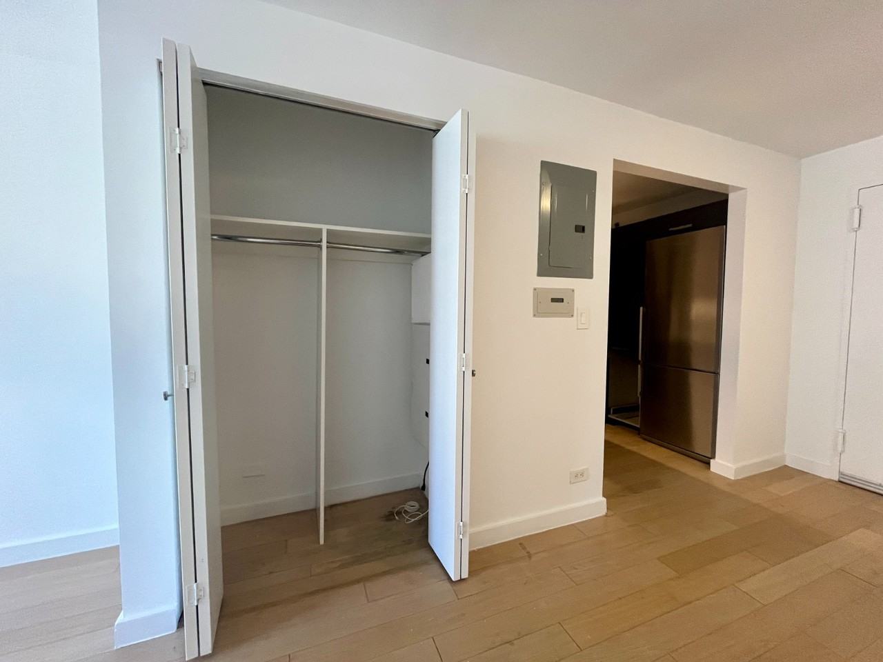 E 39th St #22B - Photo 3 of 11