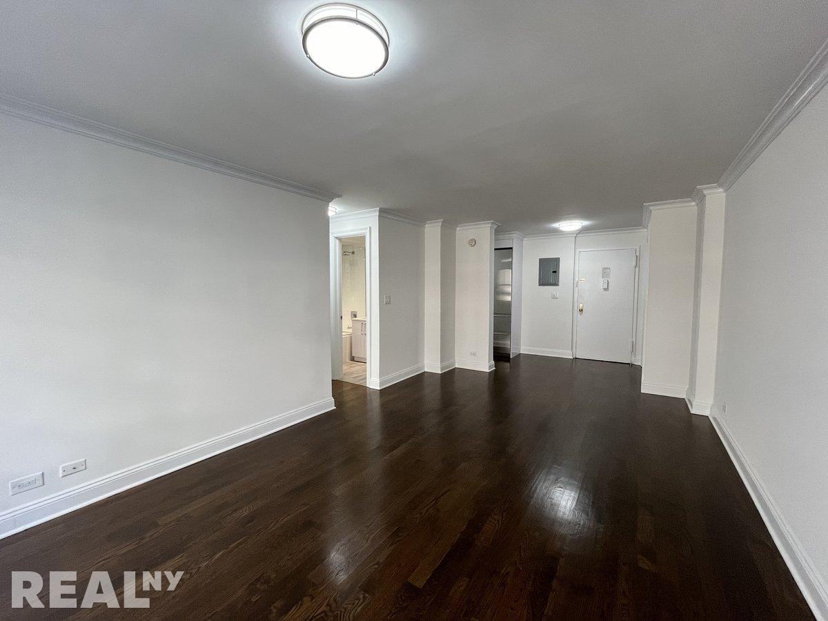 5th Ave #3N - Photo 2 of 7