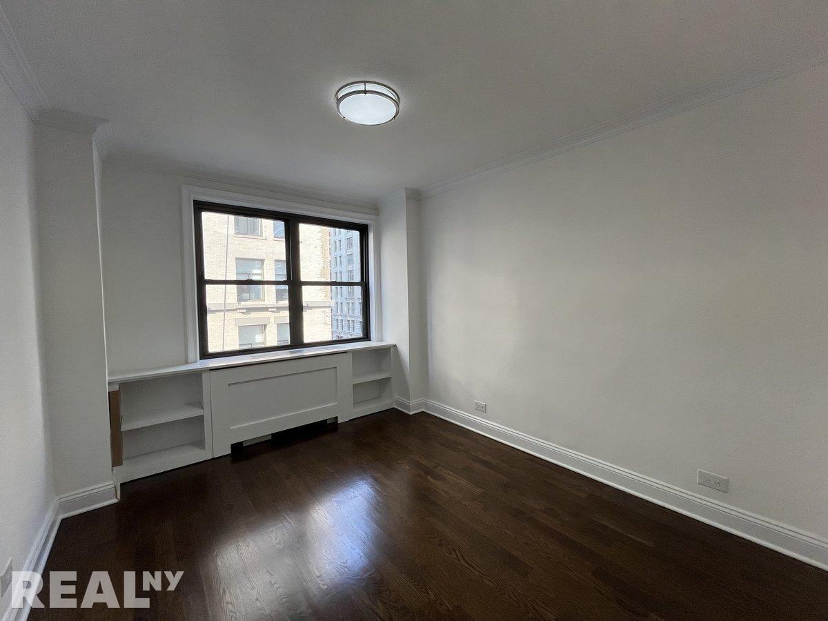 5th Ave #3N - Photo 4 of 7