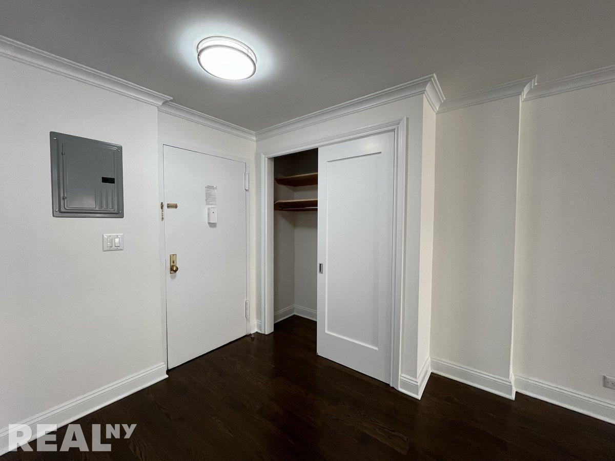 5th Ave #4A - Photo 5 of 7