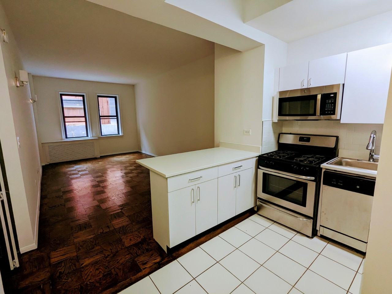 W 22nd St #6C - Photo 4 of 7