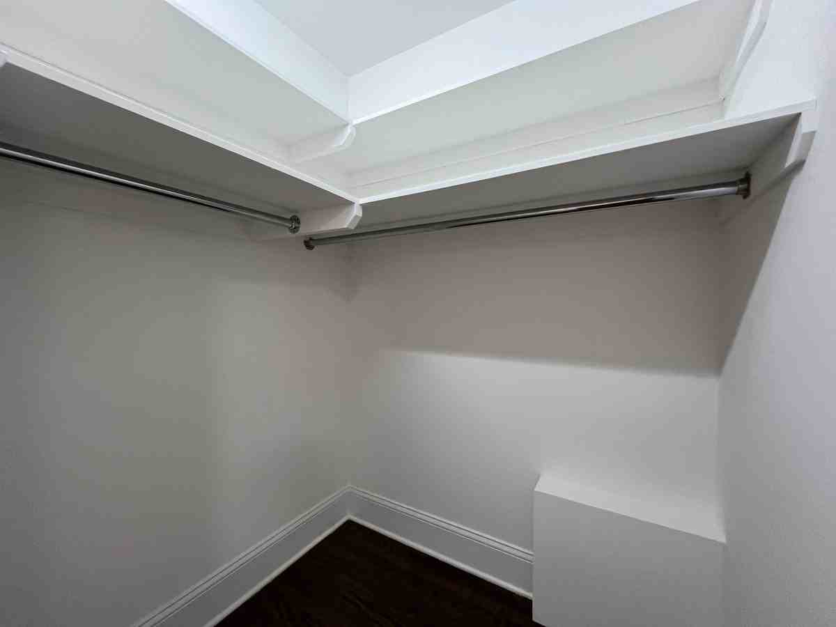 E 46th St #10O - Photo 4 of 8