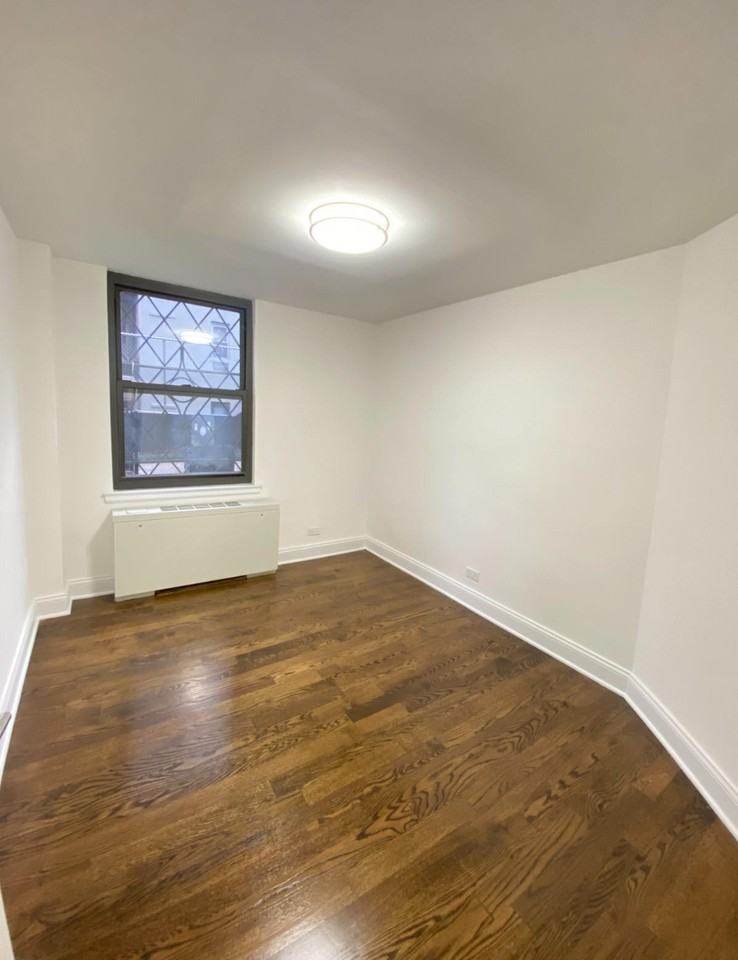 E 82nd St #6F - Photo 5 of 14