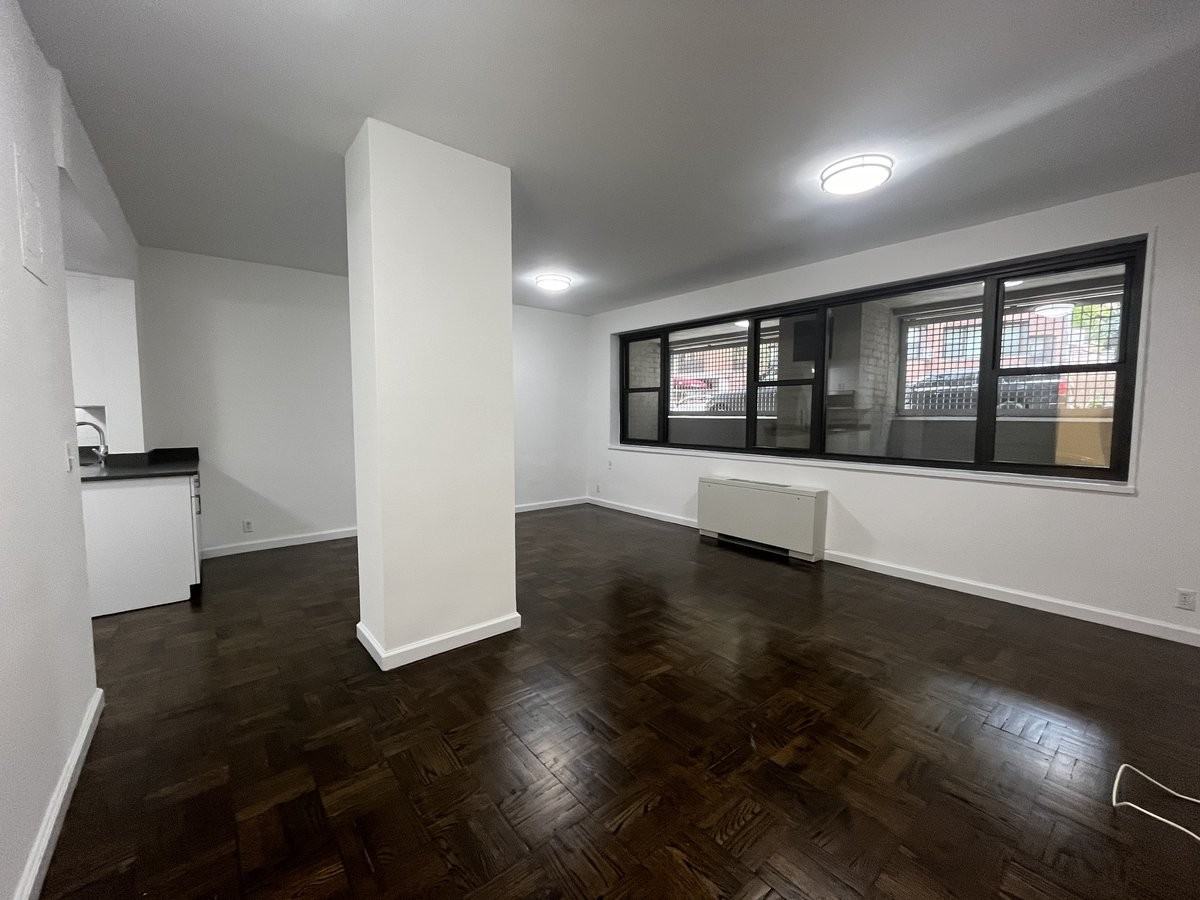 W 55th St #5F - Photo 3 of 9