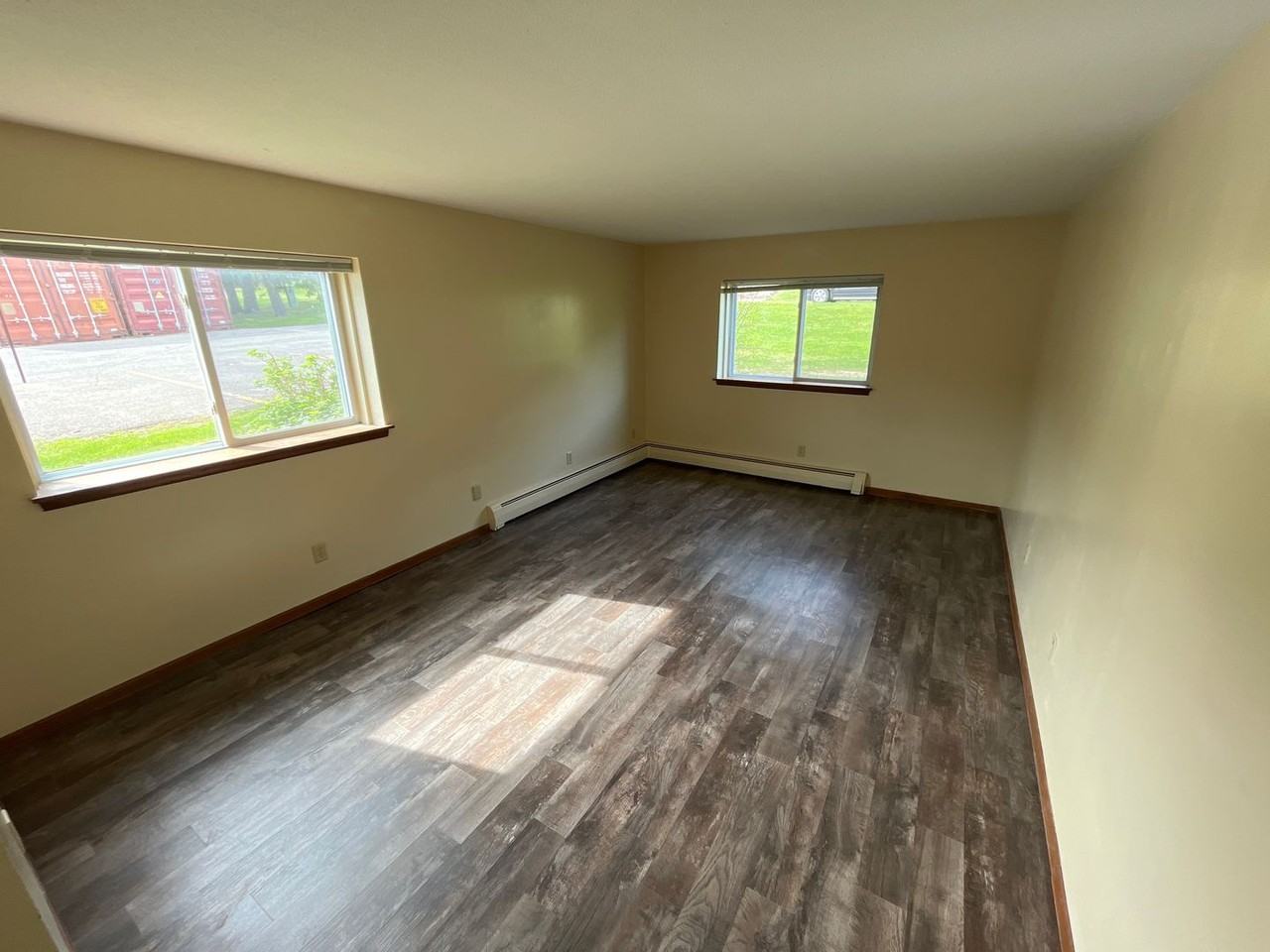 1410 Acre St - Photo 4 of 5