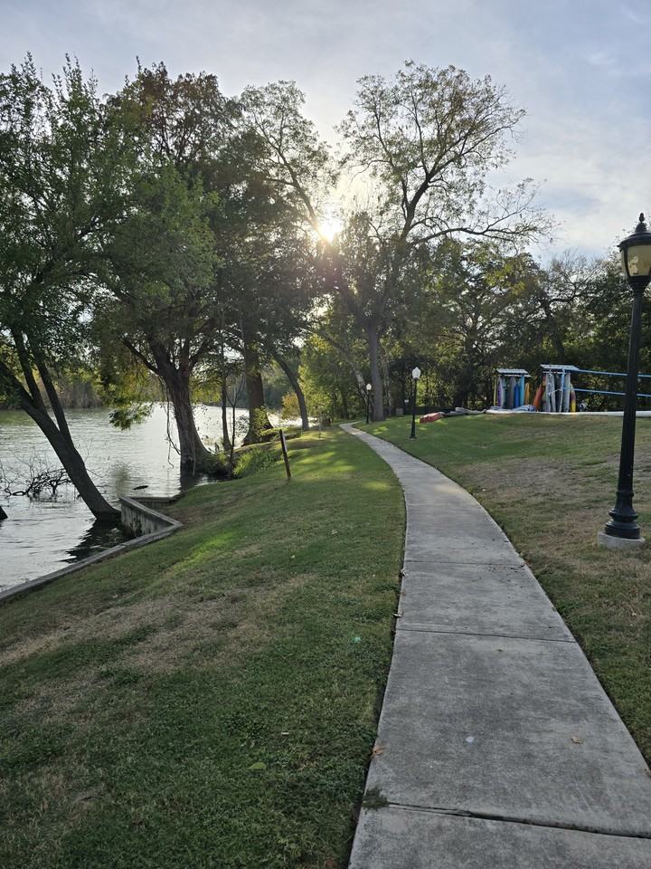 682 Interstate 35 Frontage Road #2 - Photo 3 of 25