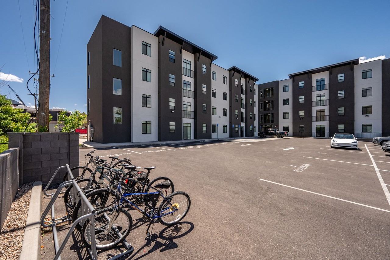 118 400 West - Photo 3 of 46