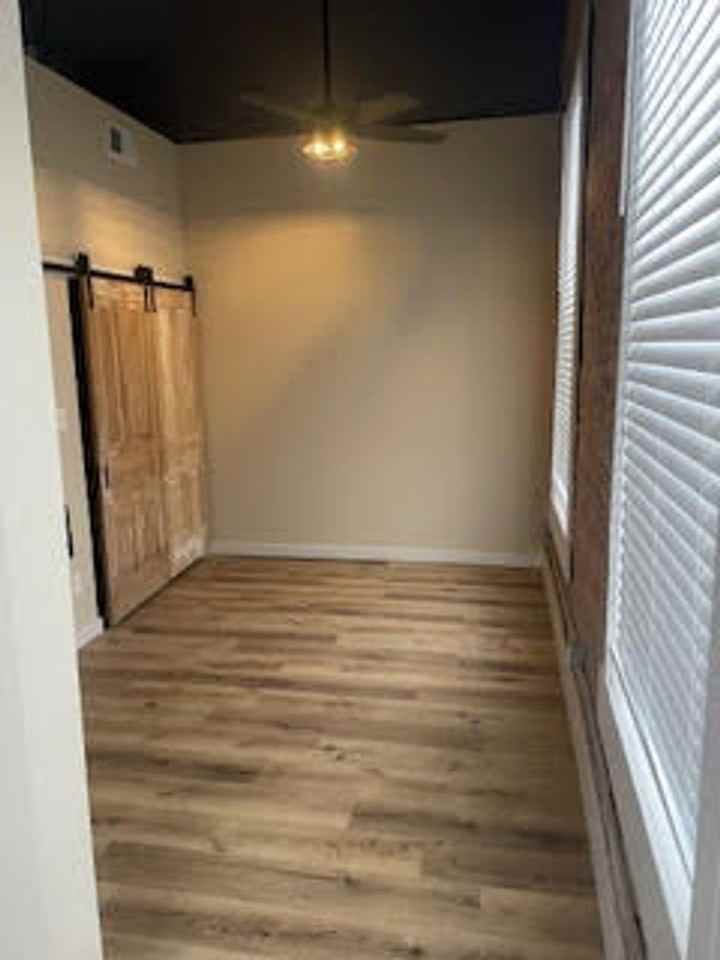 101 S Madison St - Photo 2 of 11