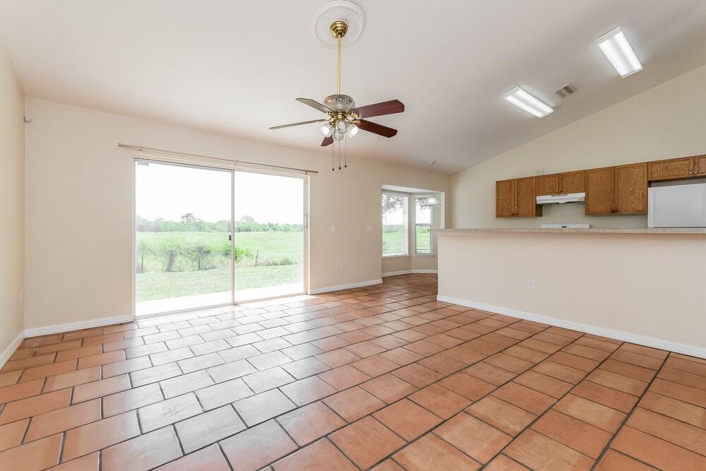1001 Gary Dr - Photo 3 of 16