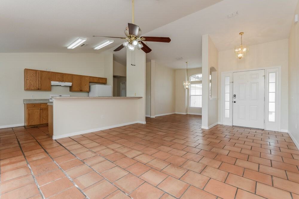 1001 Gary Dr - Photo 4 of 16